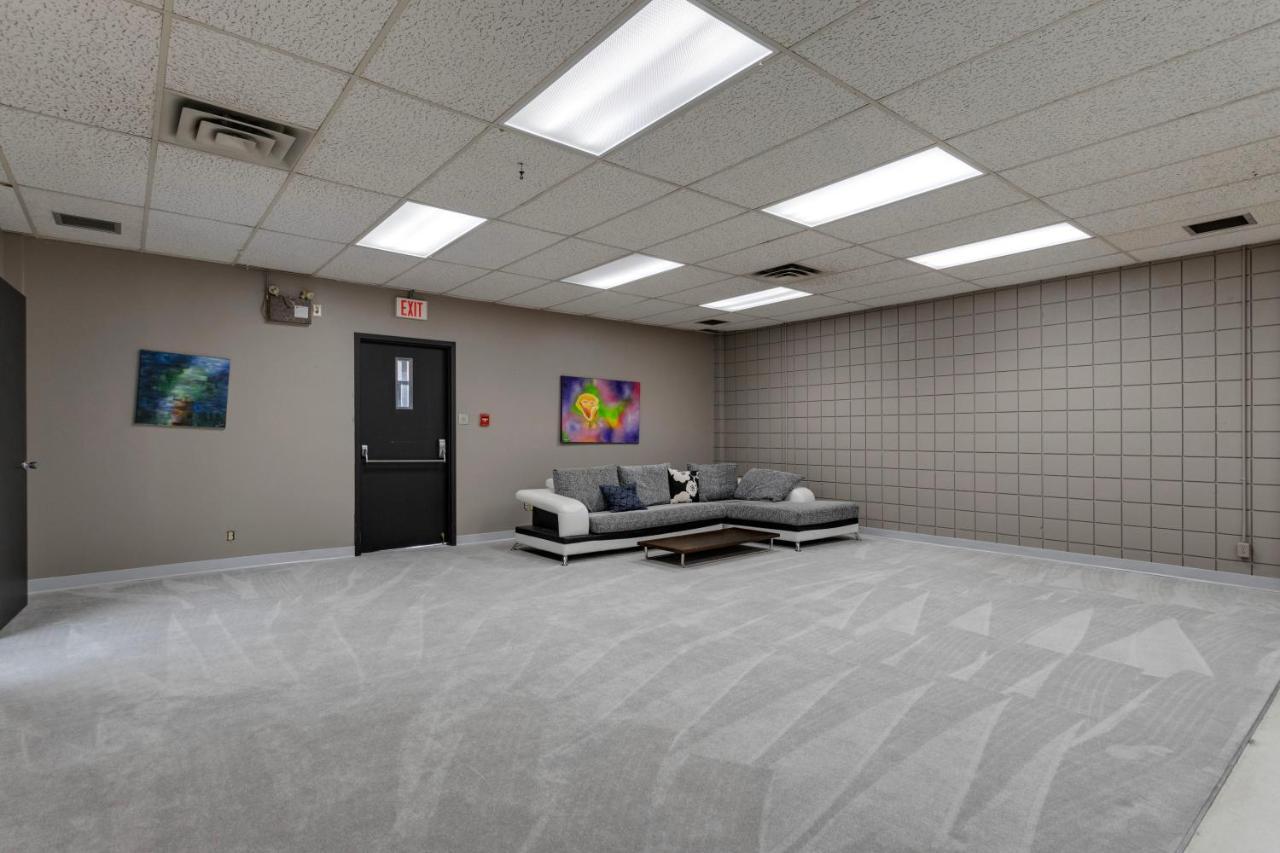 Calgary Connect Vandrarhem Exteriör bild